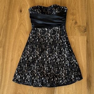 White House Black Market formal strapless dress 
Size 2